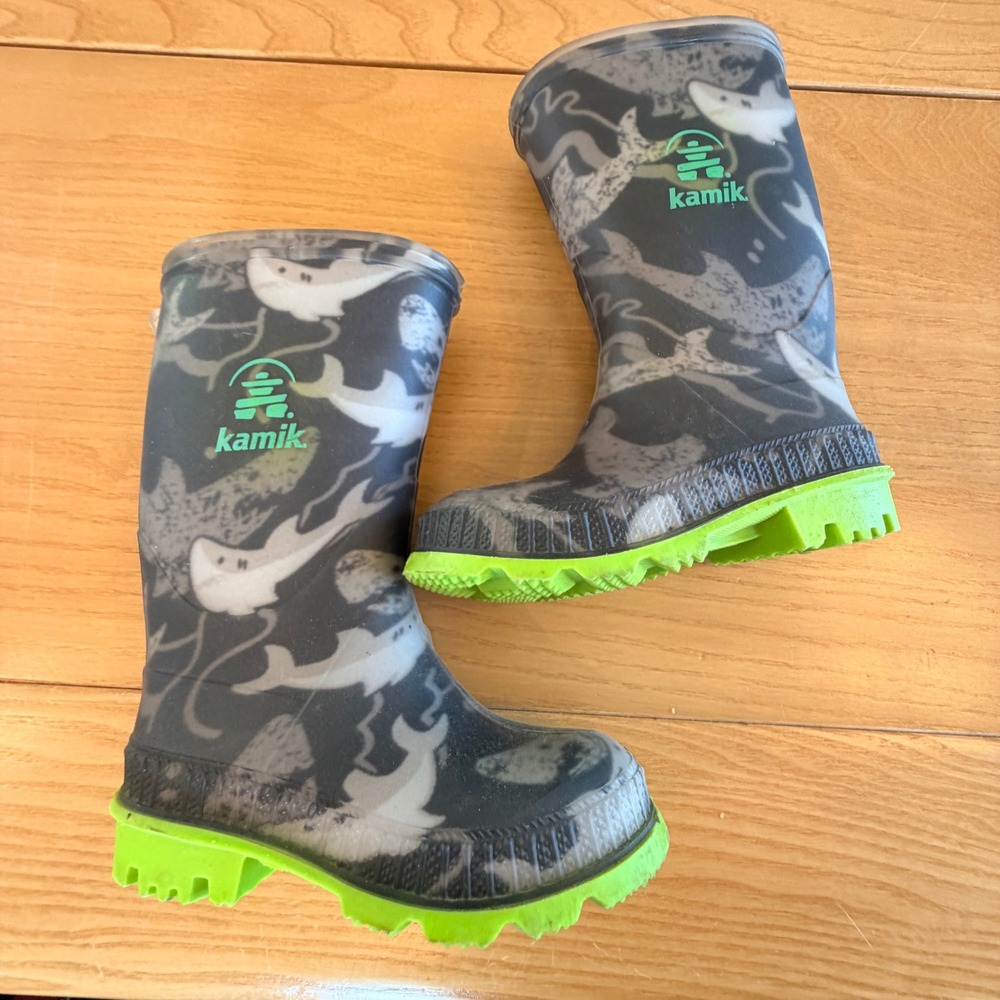 Kamik Rain Boots Boys Size 7 Shark Print Neon Green Grey Waterproof Gorpcore